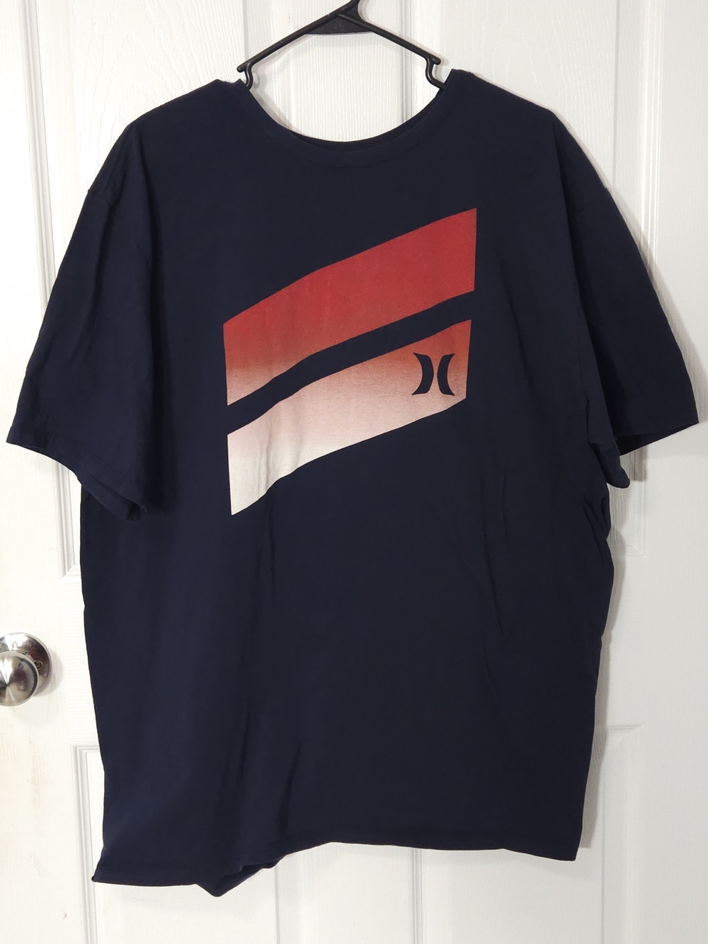 Hurley Men’s Navy T-Shirt with Red Gradient Graphic 100% Cotton
